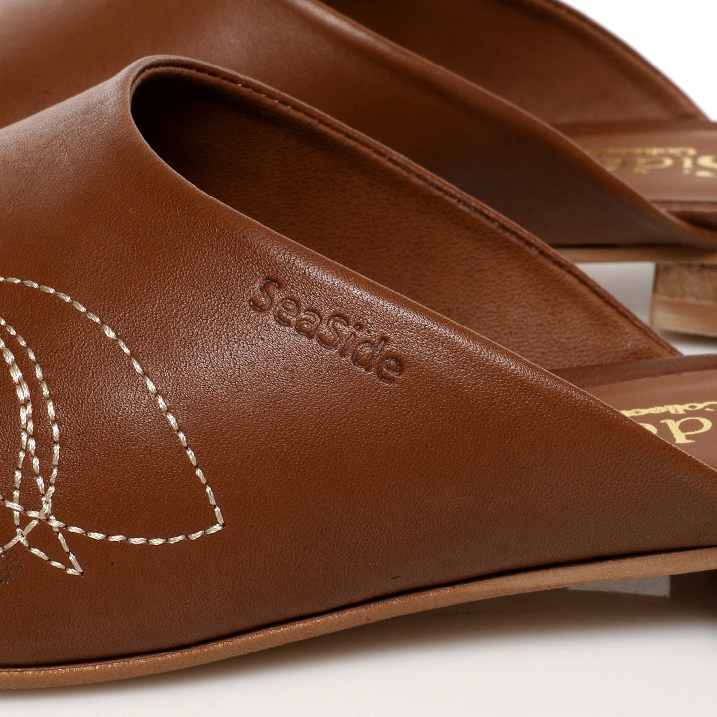 Mule Visage Camel
